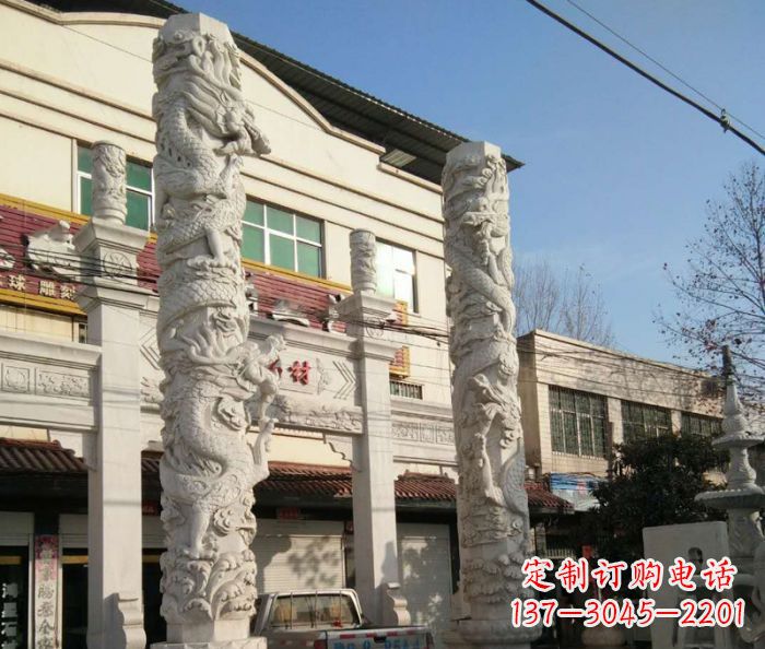 辽宁汇聚古灵神韵的大理石龙柱雕塑
