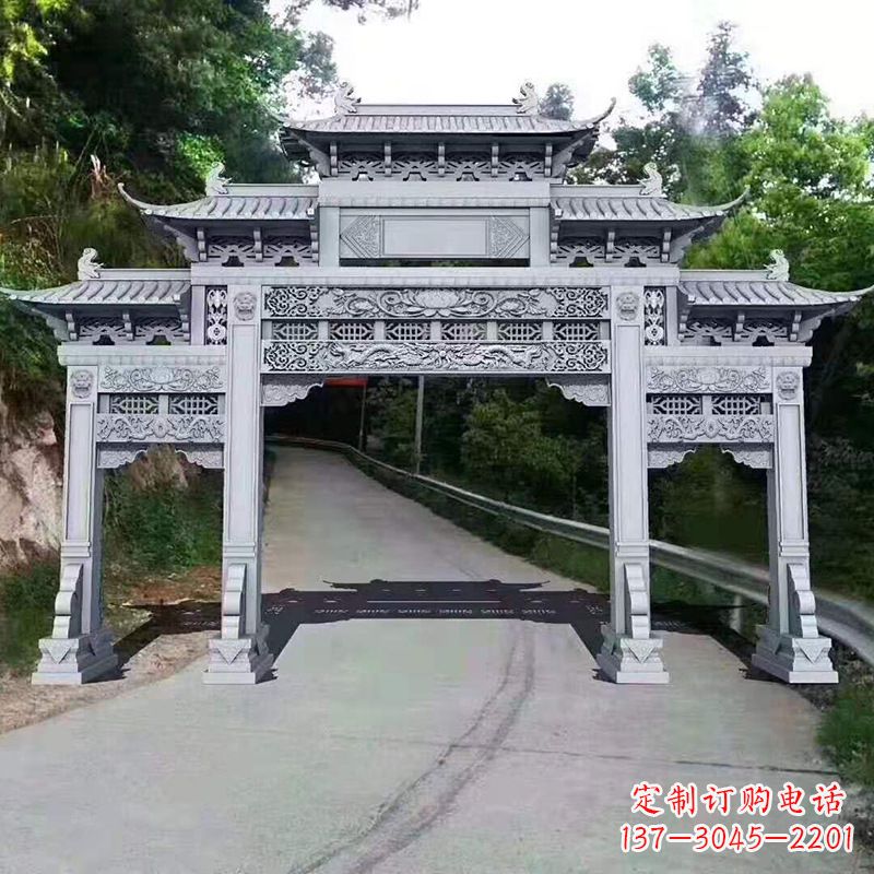 辽宁景区道路入口石牌坊