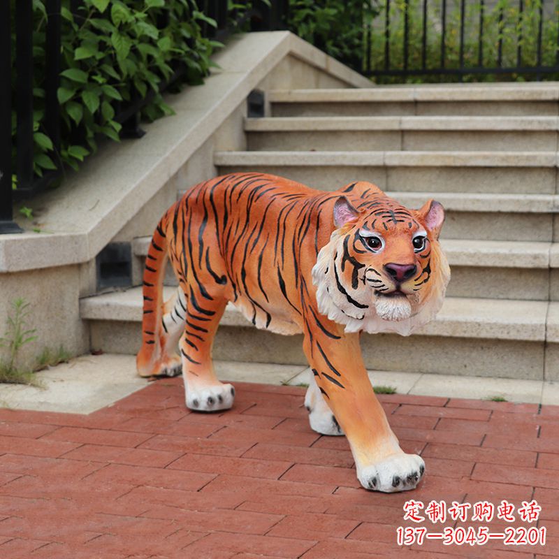 辽宁老虎玻璃钢仿雕塑—小区园林室外装饰品