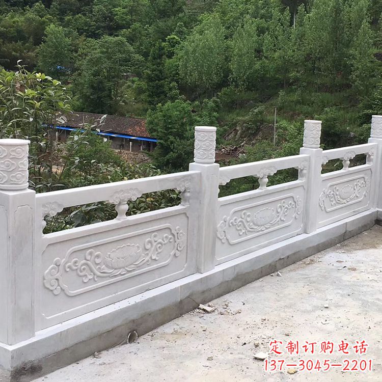 辽宁莲花纹石雕栏板护栏