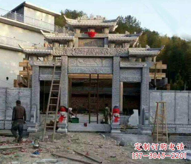 辽宁三门仿古石雕牌坊打造质感升级的精致建筑