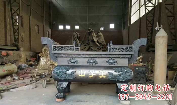 辽宁寺庙香炉铜雕_2