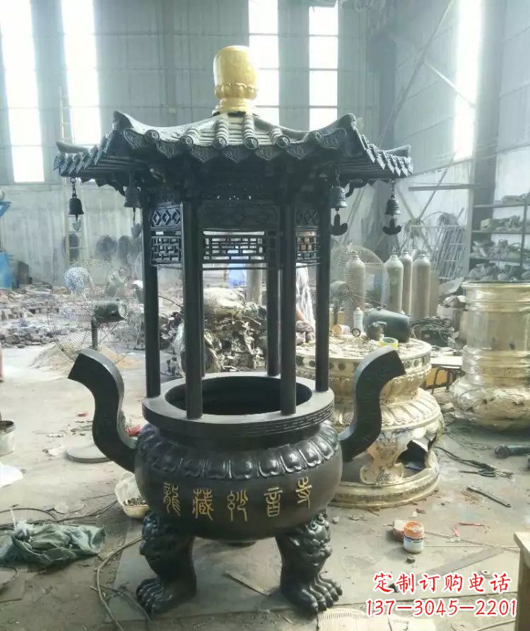 辽宁寺庙圆香炉铜雕 (2)