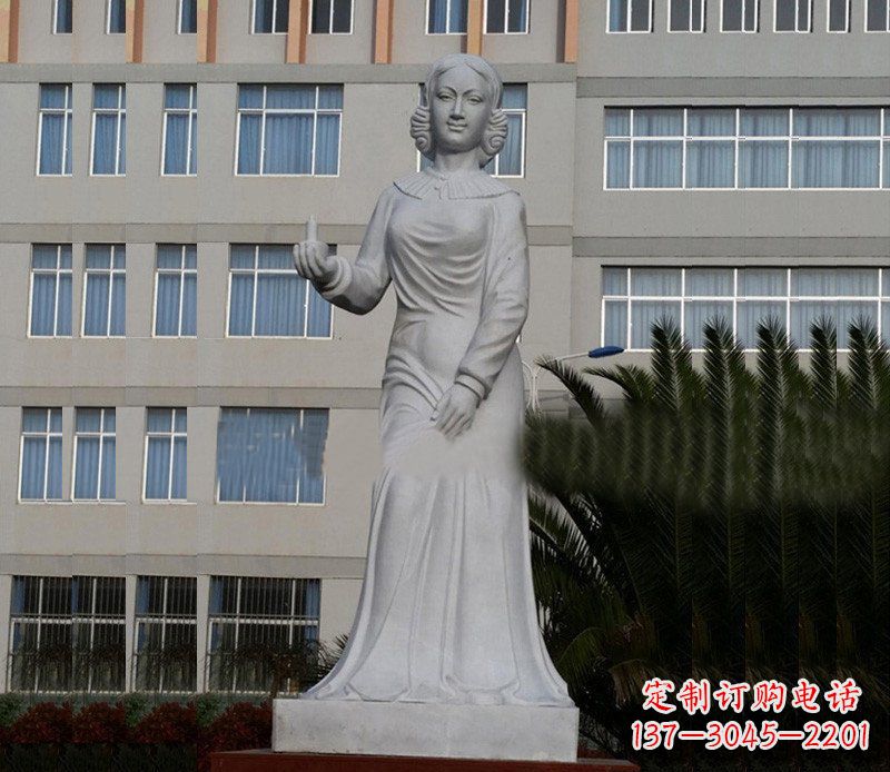 辽宁提灯天使弗洛伦斯·南丁格尔石雕 (2)