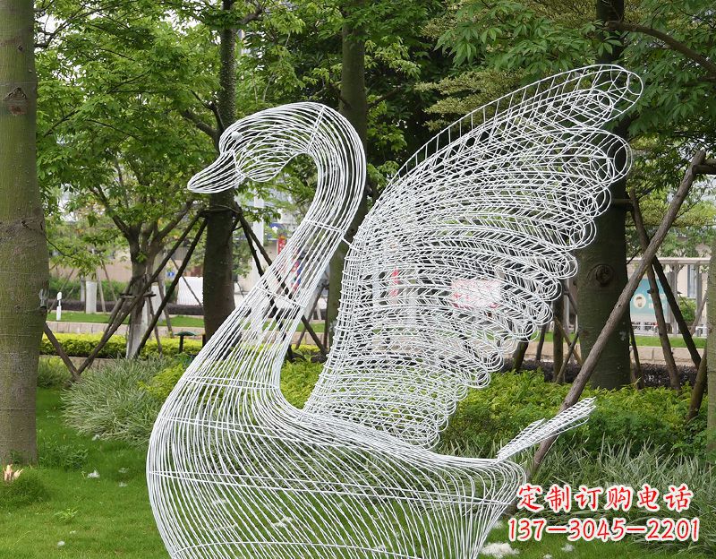 辽宁天鹅镂空不锈钢雕塑