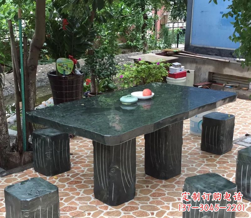 辽宁庭院长方形石桌凳雕塑