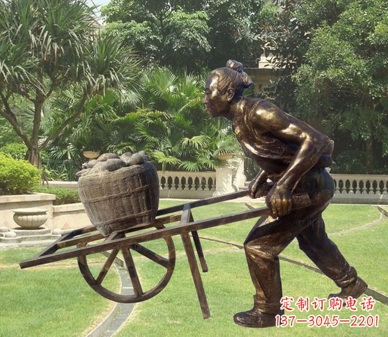 辽宁推独轮车的古人铜雕