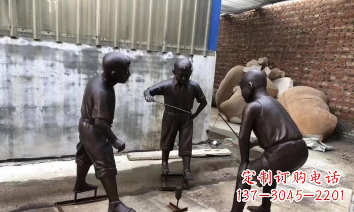 辽宁玩陀螺人物铜雕 (2)