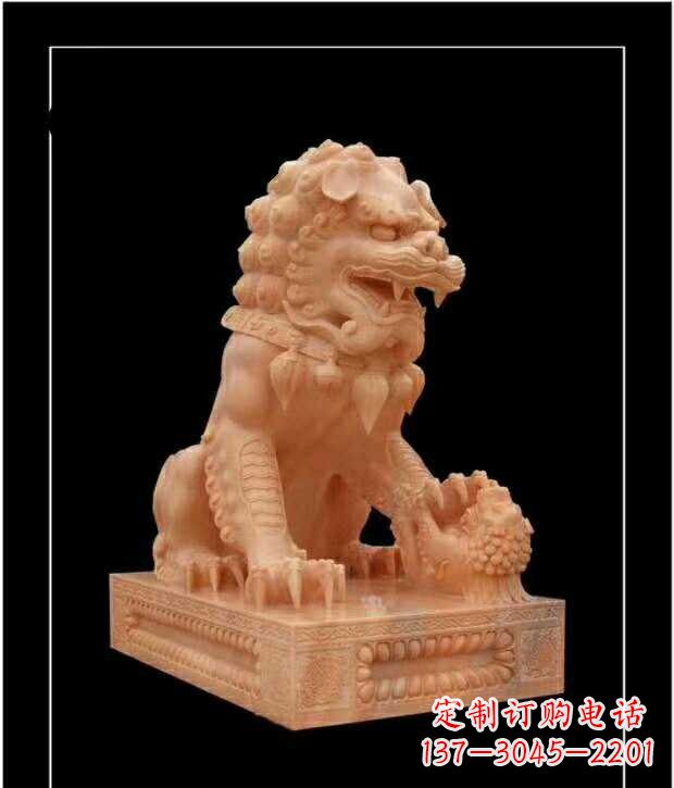 辽宁晚霞红故宫狮子雕塑