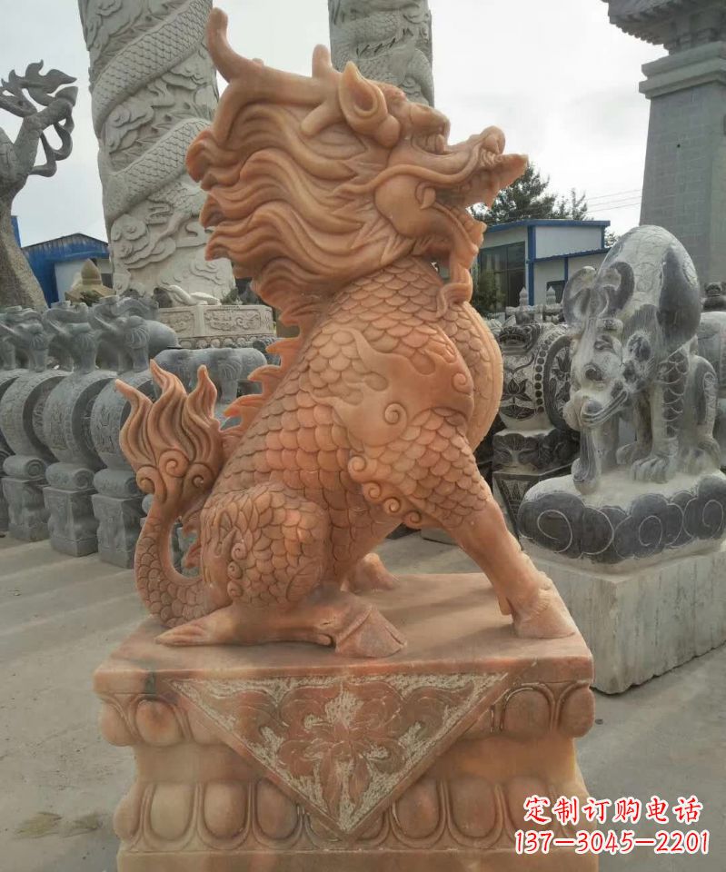 辽宁晚霞红麒麟雕塑1