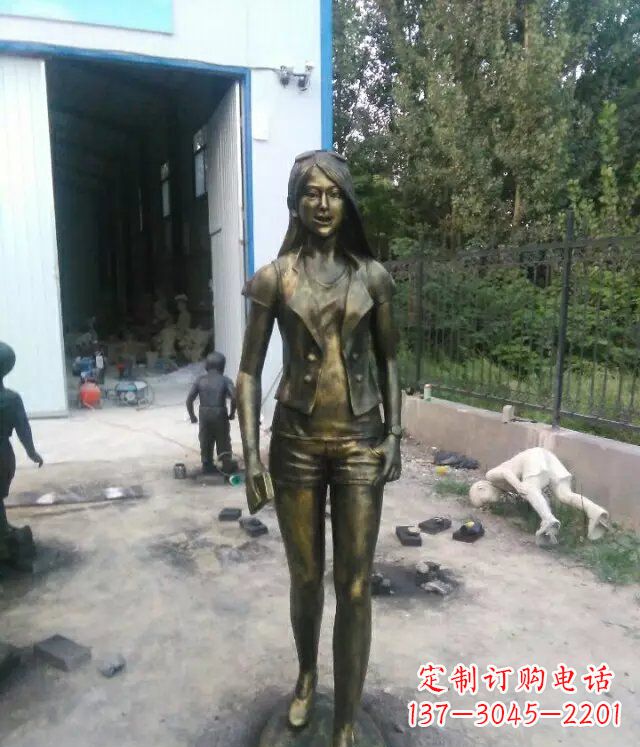 辽宁现代美女广场人物铜雕