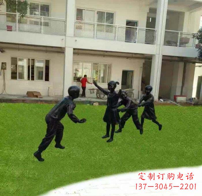 辽宁校园儿童玩老鹰捉小鸡铜雕
