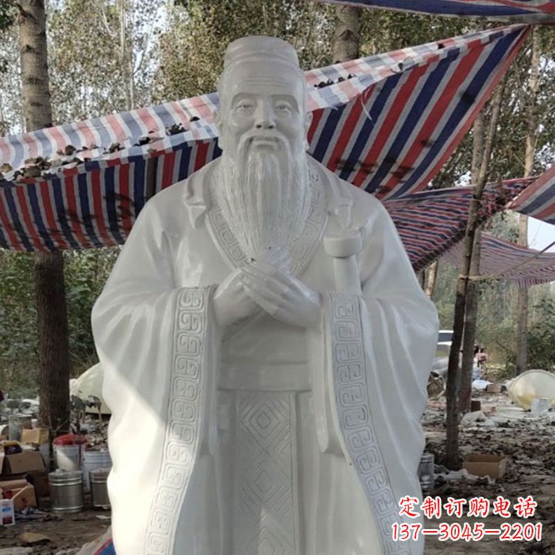 辽宁校园孔子雕像