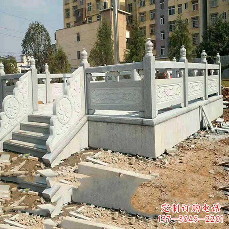 辽宁校园青石升旗台