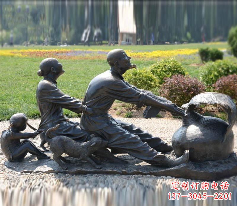 辽宁祖孙三人拔萝卜铜雕